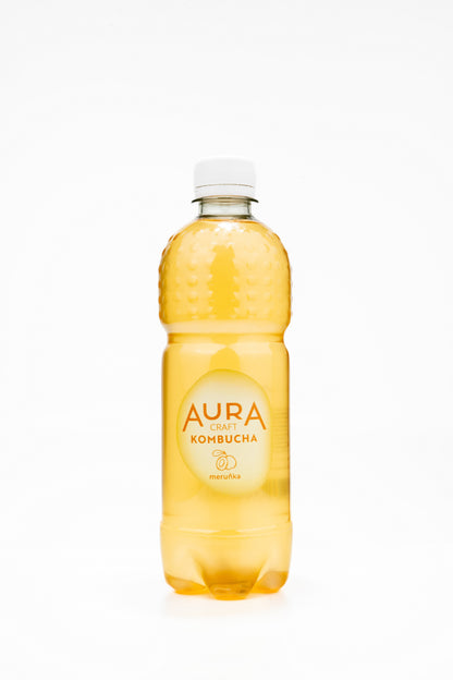 Aura Kombucha Meruňka – lahev 500 ml s čerstvými meruňkami